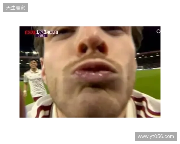 小雷：摄像机都是口水，得管你收费了！赖斯：只是轻吻了一下😂