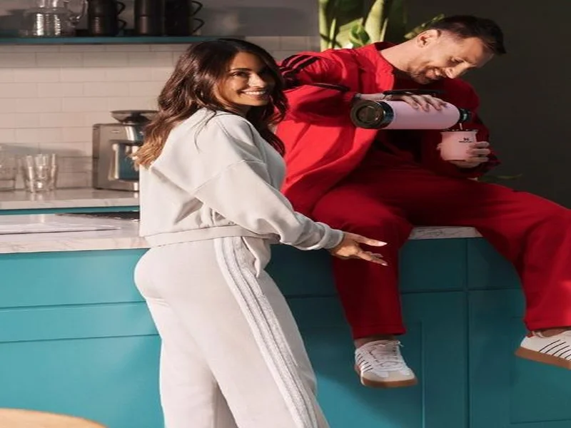 安东内拉一袭黄色长裙亮相,和梅西共度圣诞节